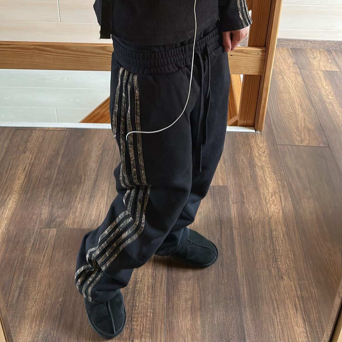"TAMO" SWEATPANTS